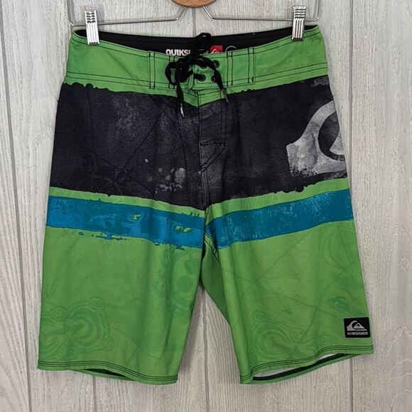 Men’s 28 Quicksilver board shorts- swim trunks - Picture 1 of 6